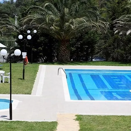 Rebecca's Village Hotel 4*
