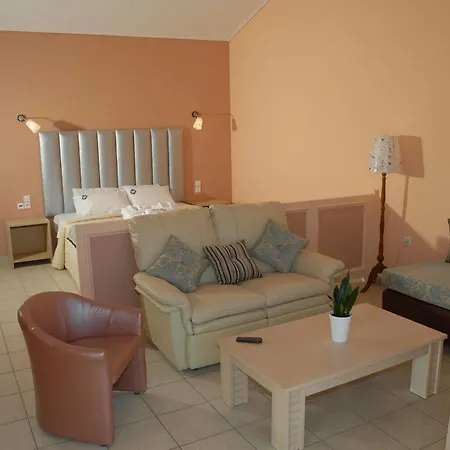 Rebecca's Village 4* Karousádes