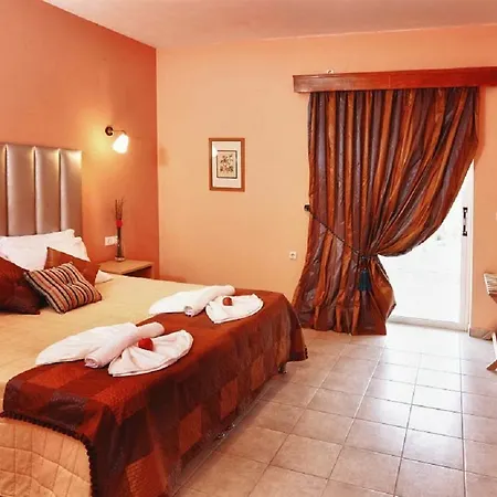 Rebecca's Village 4* Karousádes